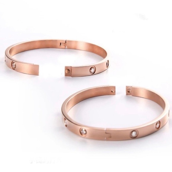 New 18k Rose Gold Round Diamond Bangle Bracelet - Picture 4 of 4